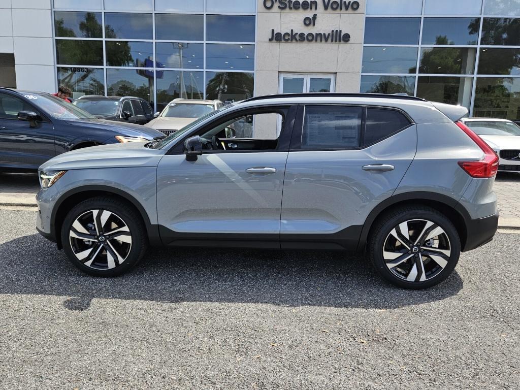 new 2025 Volvo XC40 car, priced at $51,565