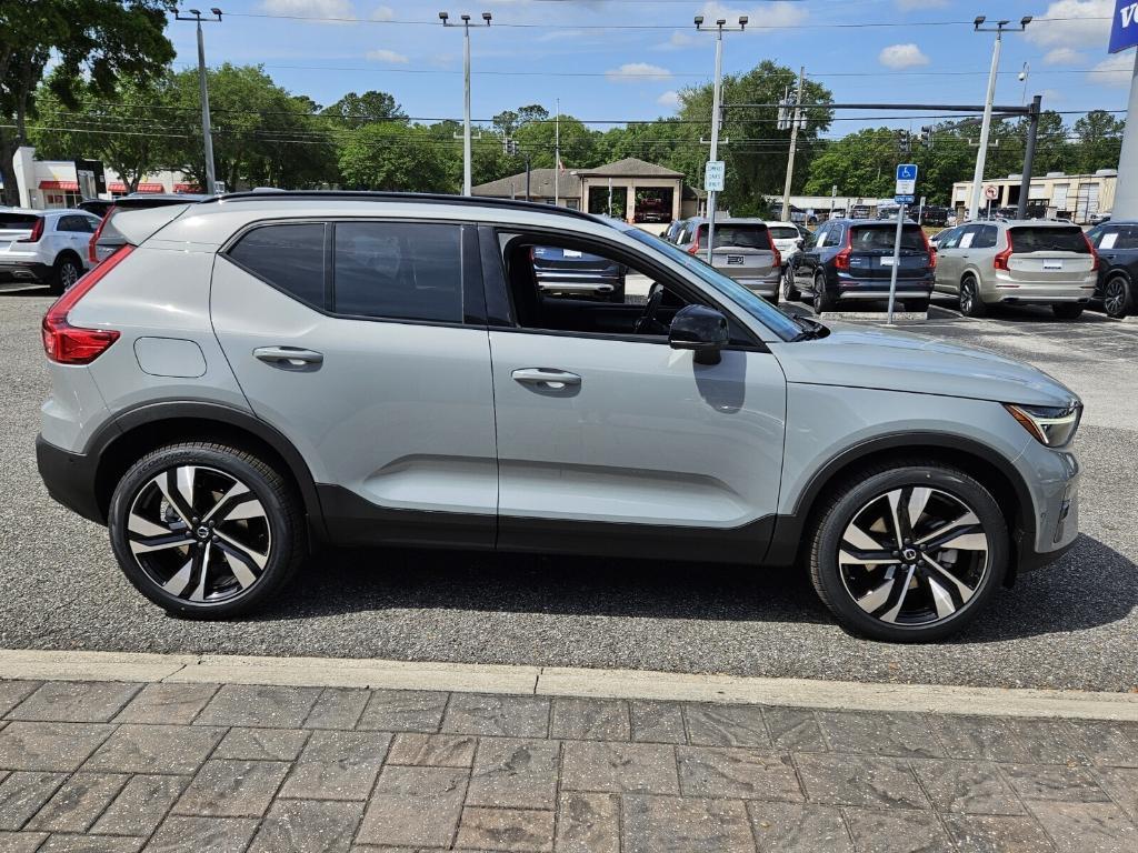 new 2025 Volvo XC40 car, priced at $51,565