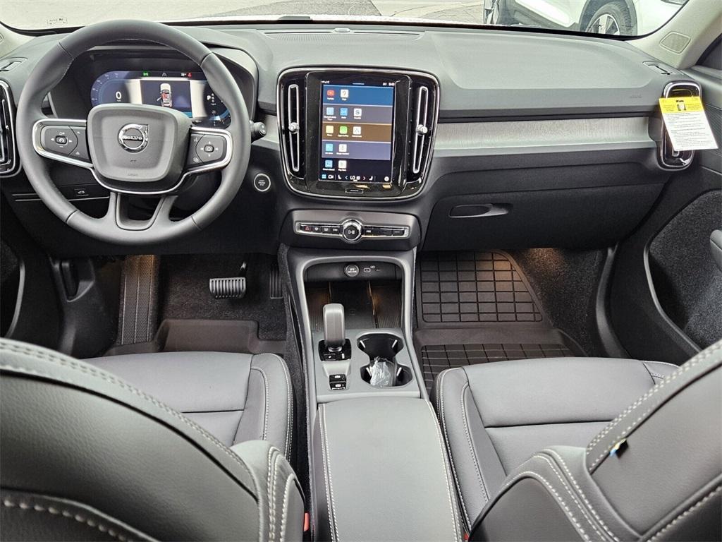 new 2025 Volvo XC40 car, priced at $45,485
