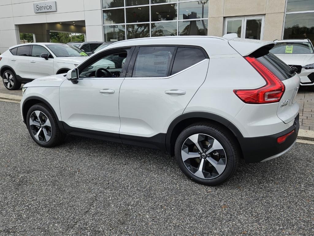 new 2025 Volvo XC40 car, priced at $45,485