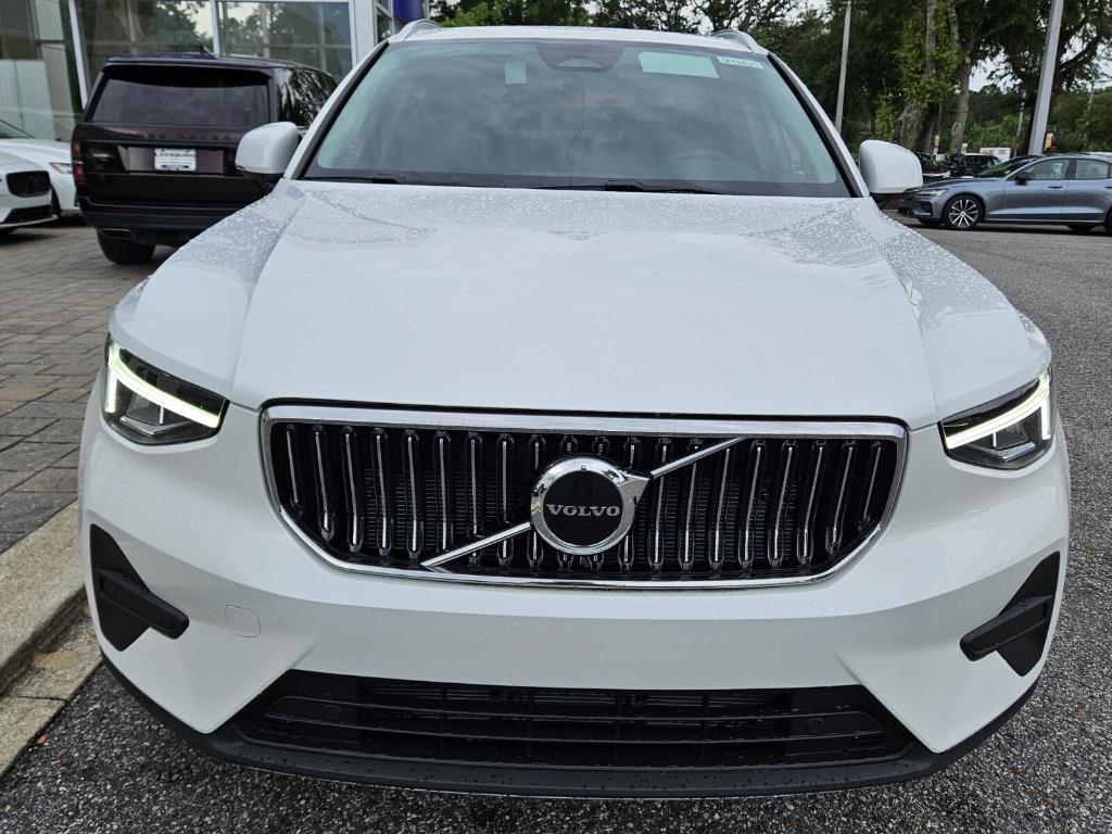 new 2025 Volvo XC40 car, priced at $45,485