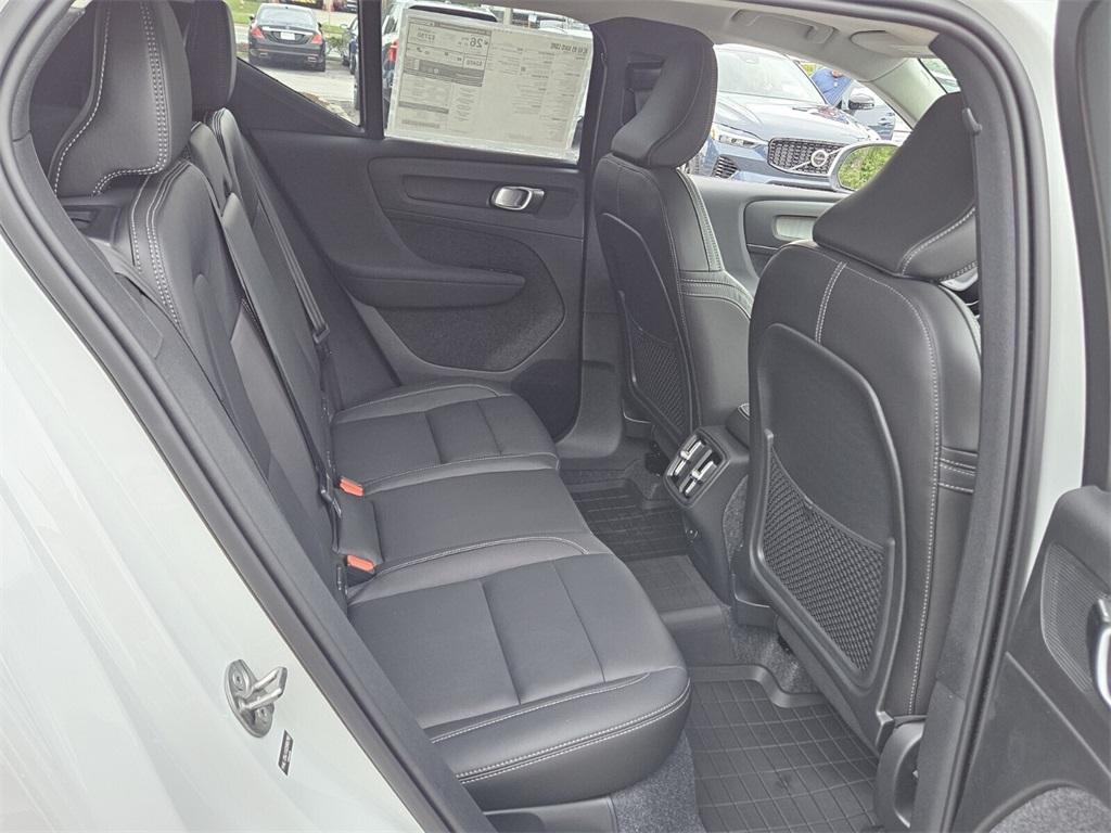 new 2025 Volvo XC40 car, priced at $45,485