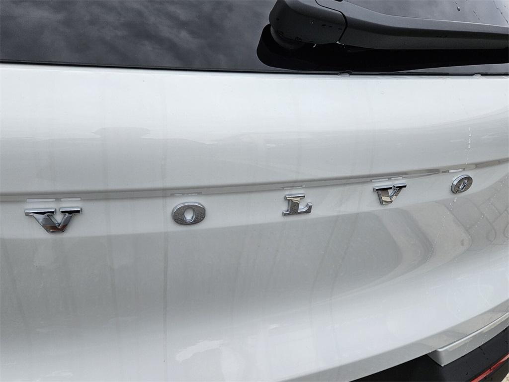 new 2025 Volvo XC40 car, priced at $45,485