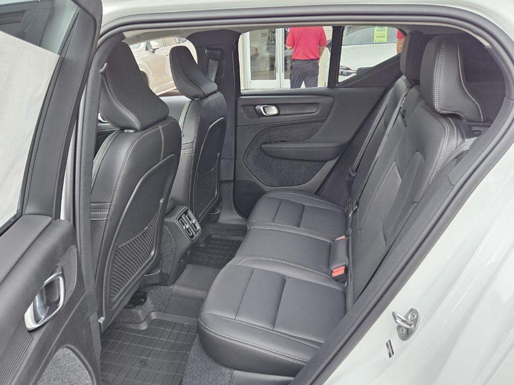 new 2025 Volvo XC40 car, priced at $45,485