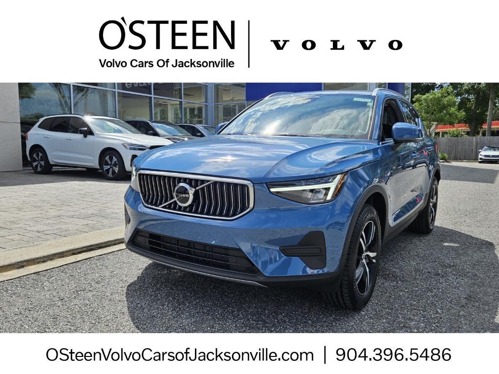 new 2025 Volvo XC40 car, priced at $43,665