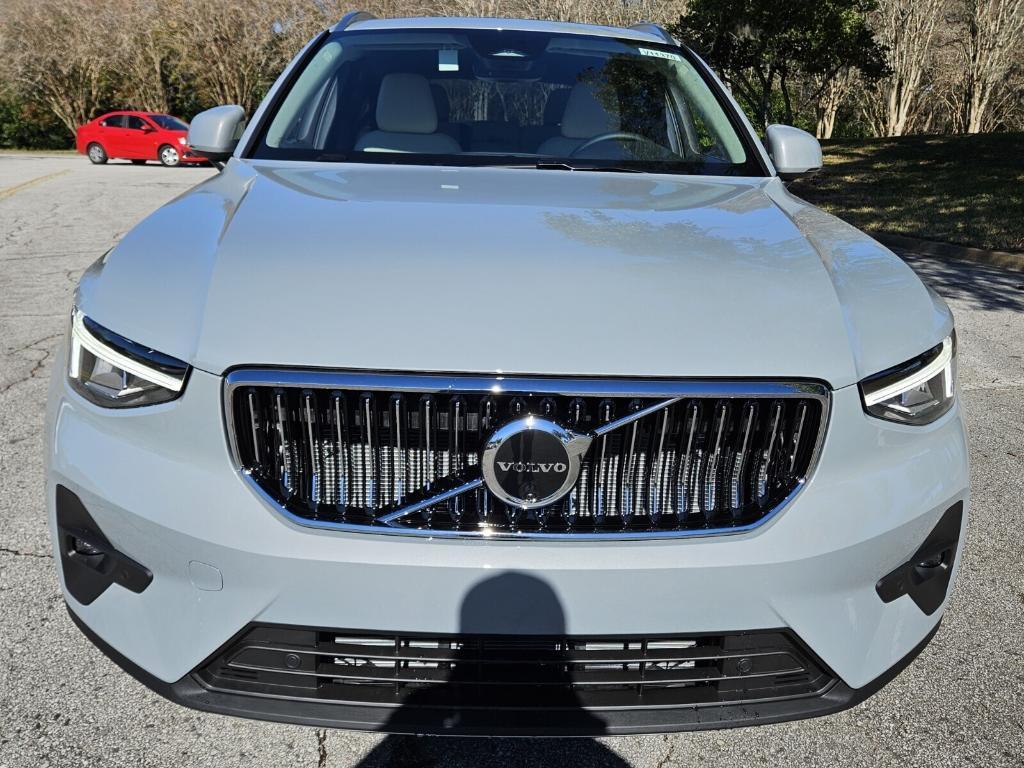 new 2025 Volvo XC40 car, priced at $46,795