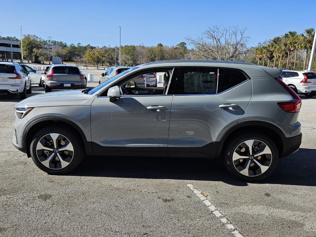 new 2025 Volvo XC40 car, priced at $46,795