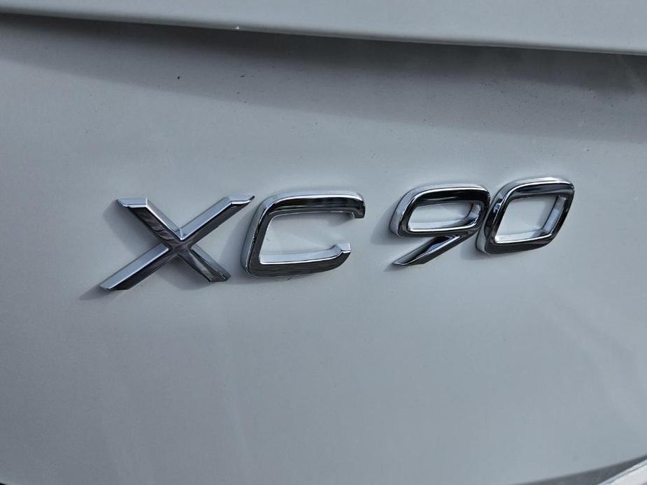 new 2025 Volvo XC90 car, priced at $75,965