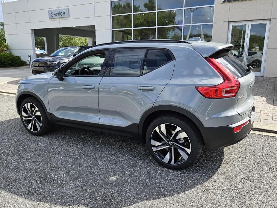 new 2025 Volvo XC40 car, priced at $50,040