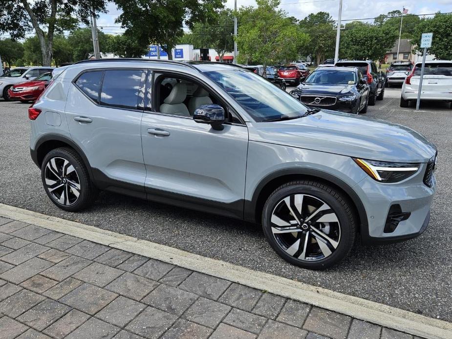 new 2025 Volvo XC40 car, priced at $50,040