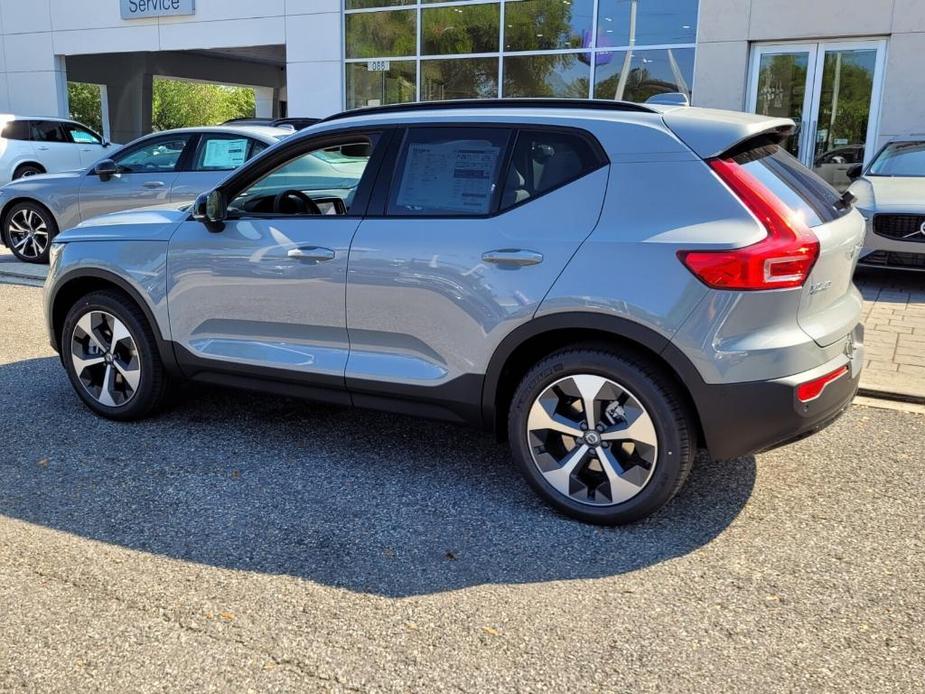 new 2024 Volvo XC40 car, priced at $43,625