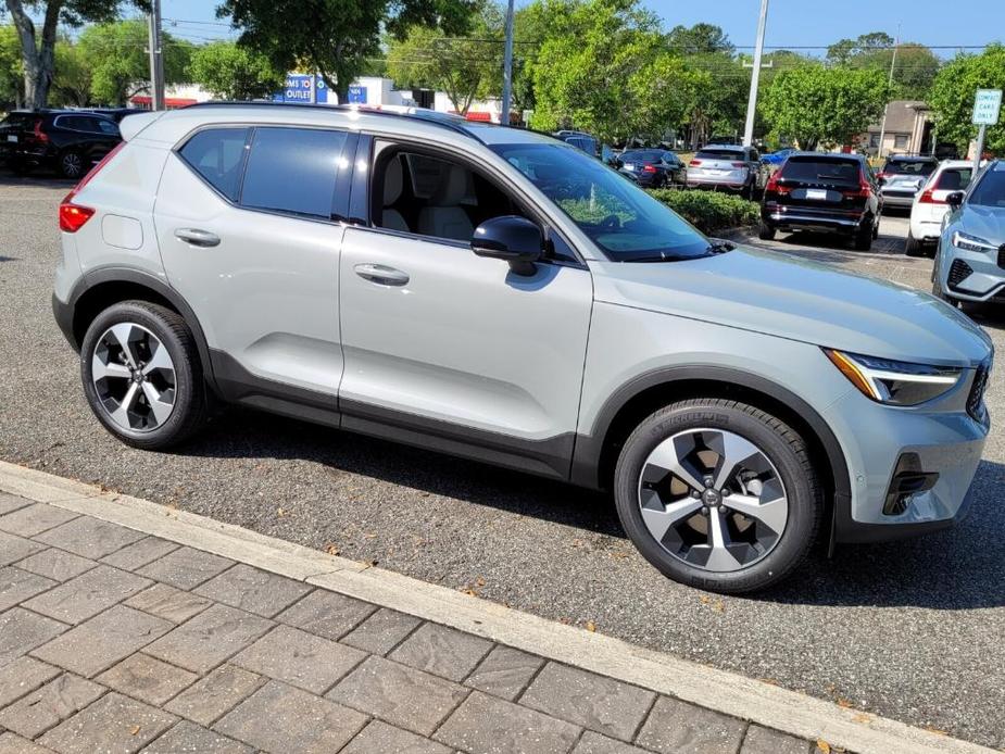 new 2024 Volvo XC40 car, priced at $44,625
