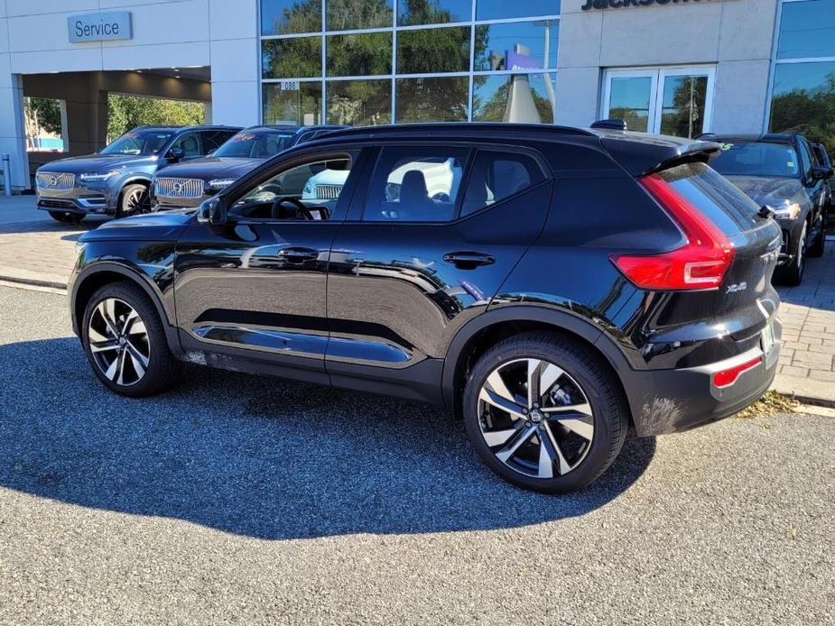 used 2024 Volvo XC40 car