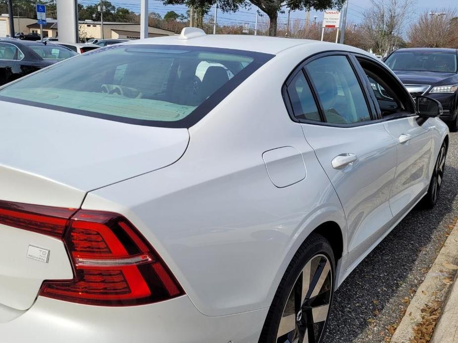 used 2024 Volvo S60 Recharge Plug-In Hybrid car