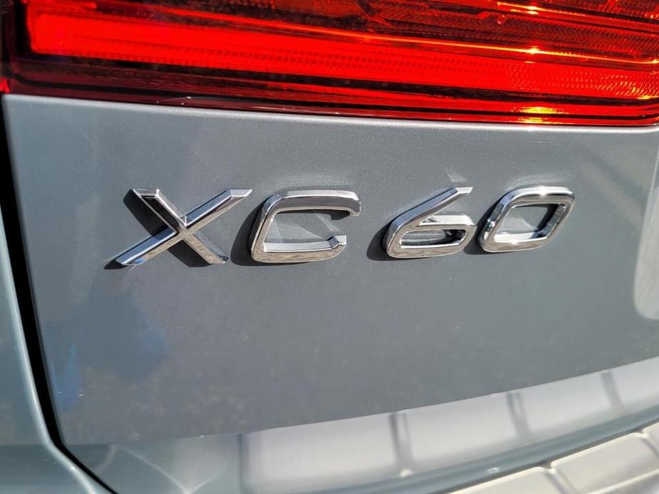 new 2024 Volvo XC60 Recharge Plug-In Hybrid car