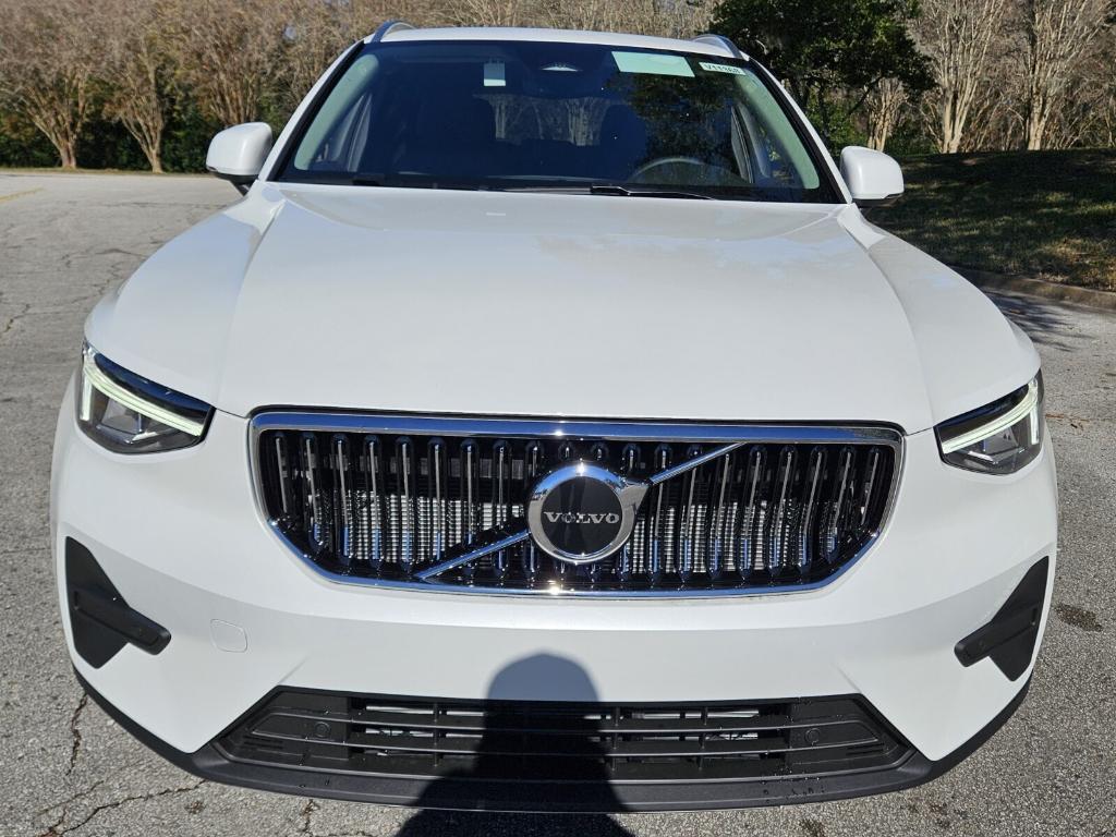 new 2025 Volvo XC40 car, priced at $45,465