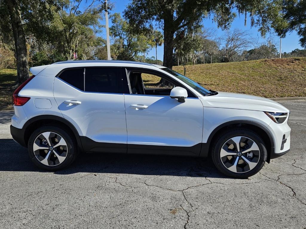 new 2025 Volvo XC40 car, priced at $45,465