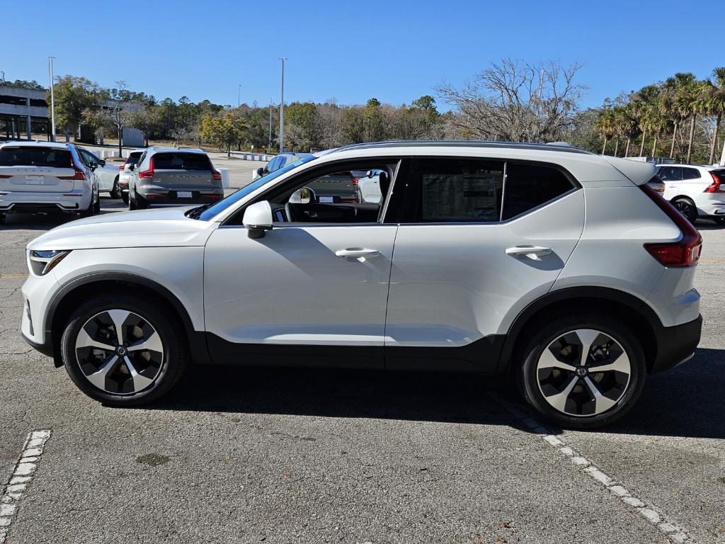 new 2025 Volvo XC40 car, priced at $45,465