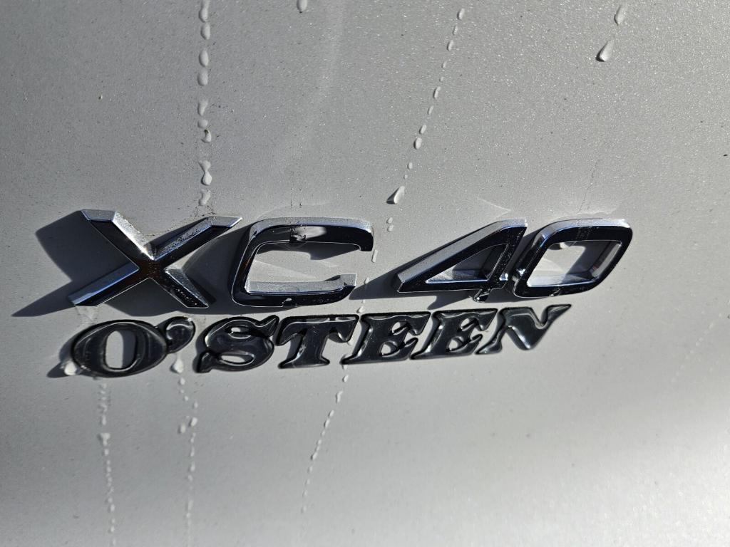 new 2025 Volvo XC40 car, priced at $45,465