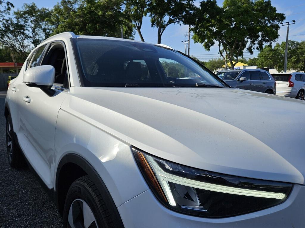 new 2025 Volvo XC40 car, priced at $45,465