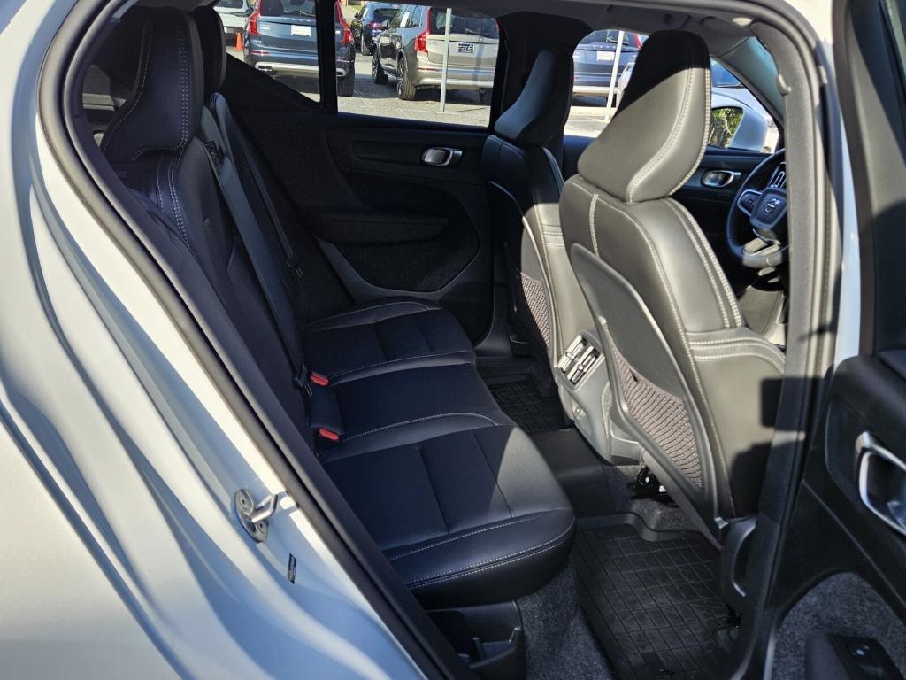 new 2025 Volvo XC40 car, priced at $45,465