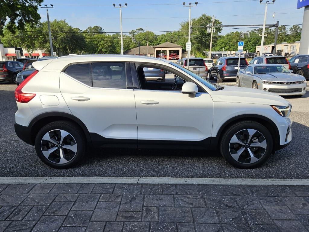 new 2025 Volvo XC40 car, priced at $45,465