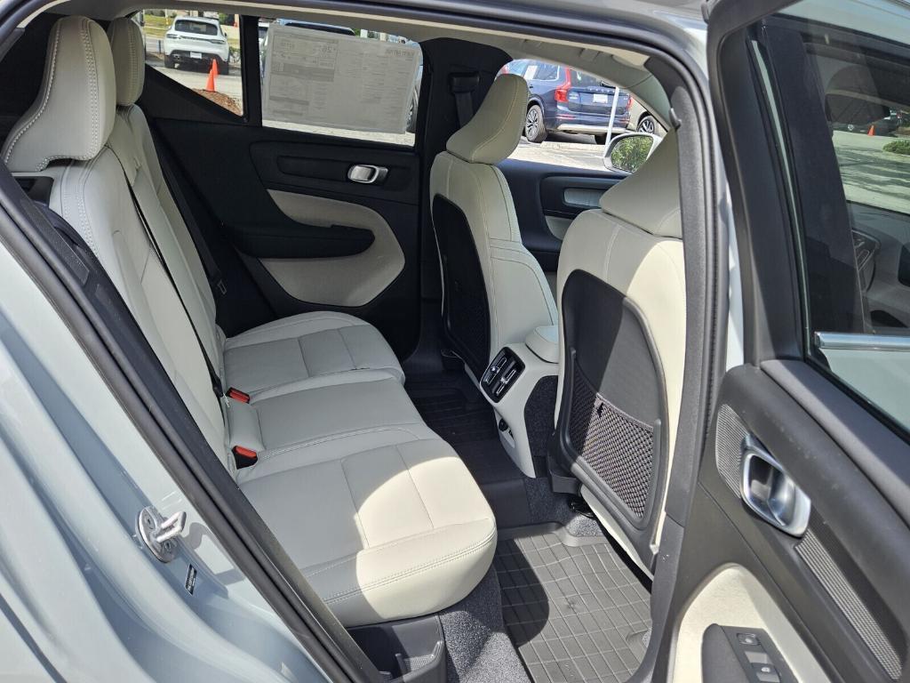 new 2025 Volvo XC40 car, priced at $48,335