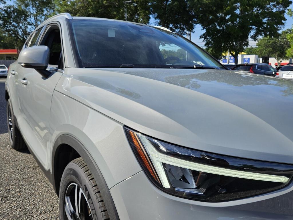 new 2025 Volvo XC40 car, priced at $44,450