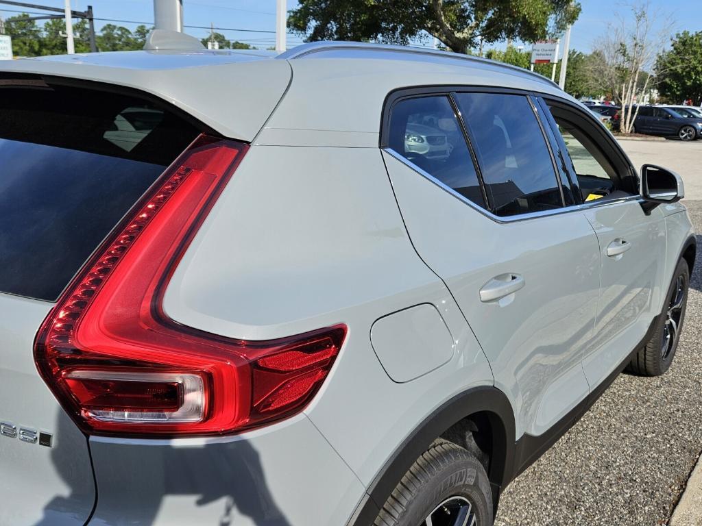 new 2025 Volvo XC40 car, priced at $44,450