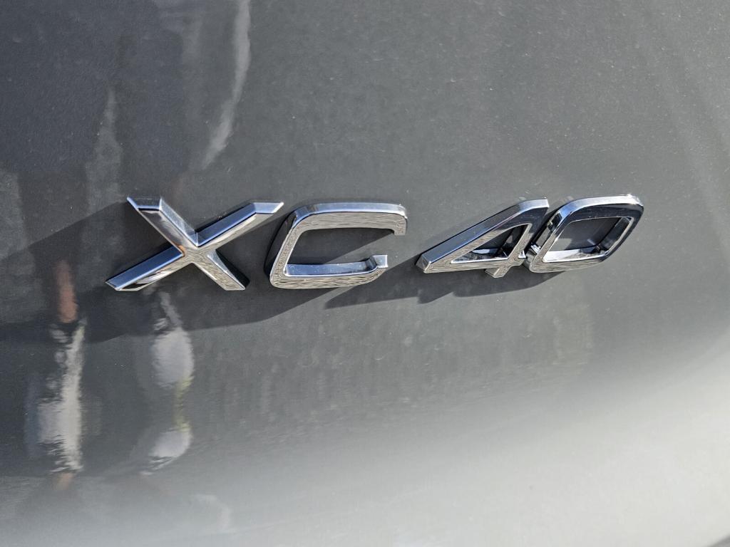 new 2025 Volvo XC40 car, priced at $44,450