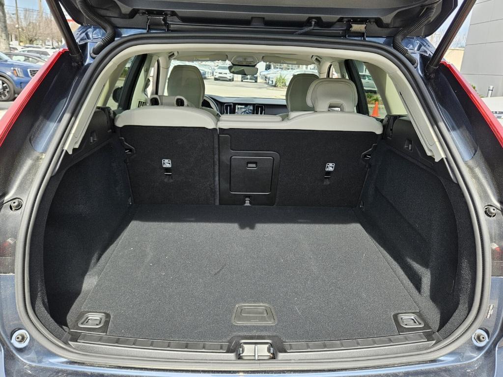 new 2025 Volvo XC60 car, priced at $48,345