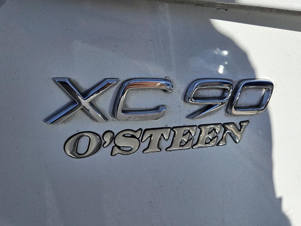 used 2021 Volvo XC90 car, priced at $24,995