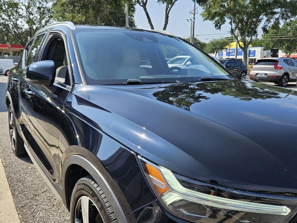 used 2019 Volvo XC40 car, priced at $21,495
