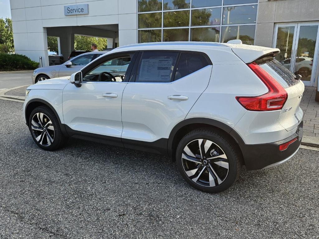 new 2025 Volvo XC40 car, priced at $51,215