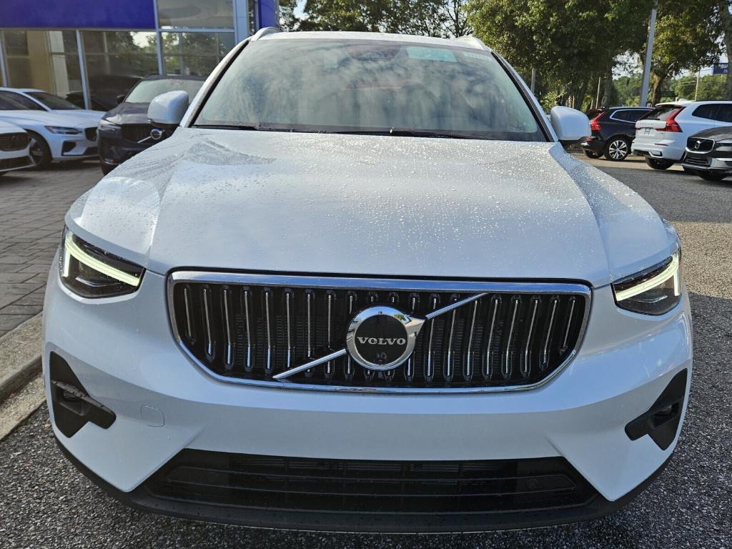 new 2025 Volvo XC40 car, priced at $51,215