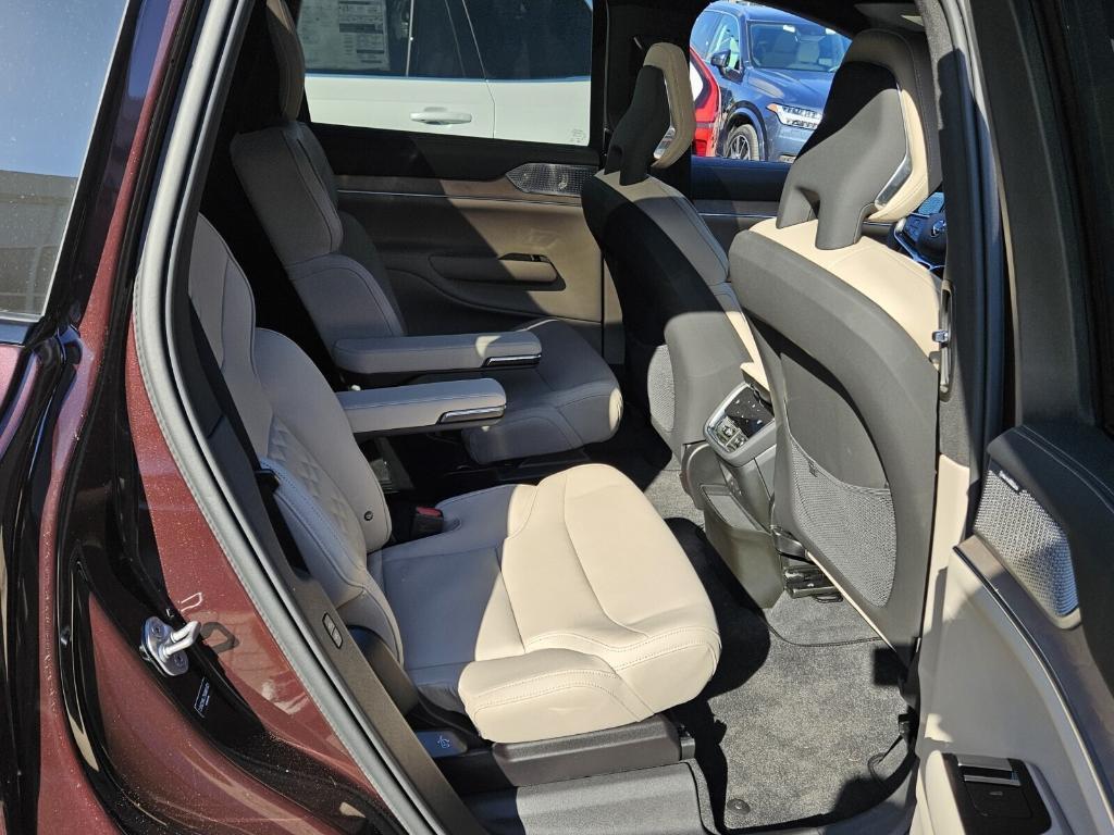 new 2025 Volvo EX90 car, priced at $95,140