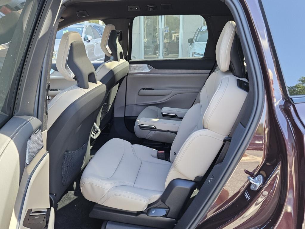 new 2025 Volvo EX90 car, priced at $95,140