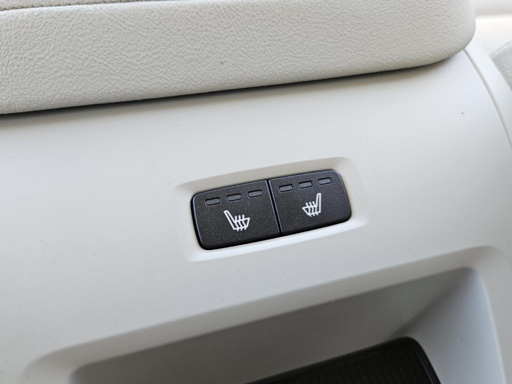 new 2025 Volvo XC60 car, priced at $55,335