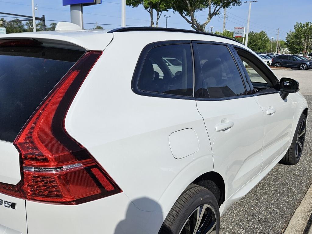 new 2025 Volvo XC60 car, priced at $60,660