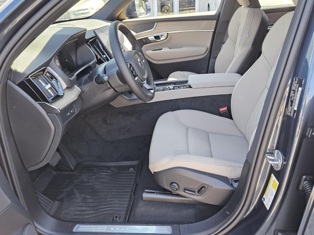 new 2025 Volvo XC90 Plug-In Hybrid car, priced at $78,505