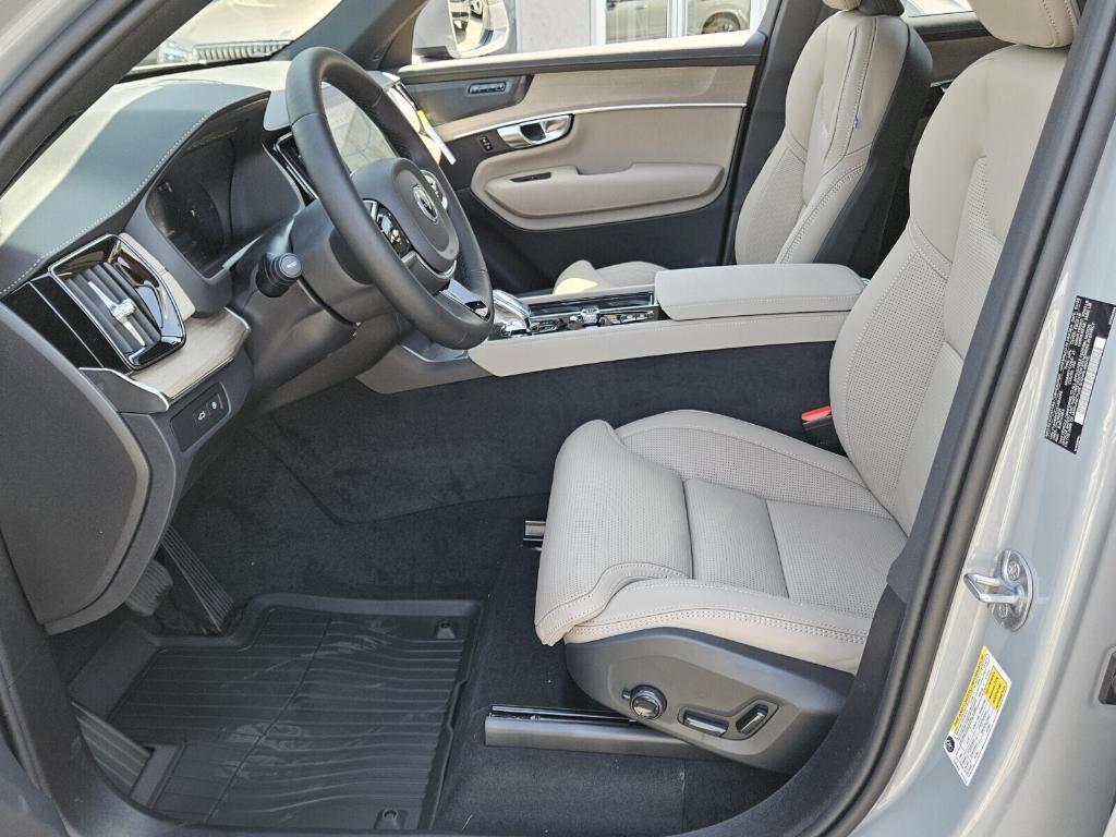 new 2025 Volvo XC90 Plug-In Hybrid car, priced at $82,405