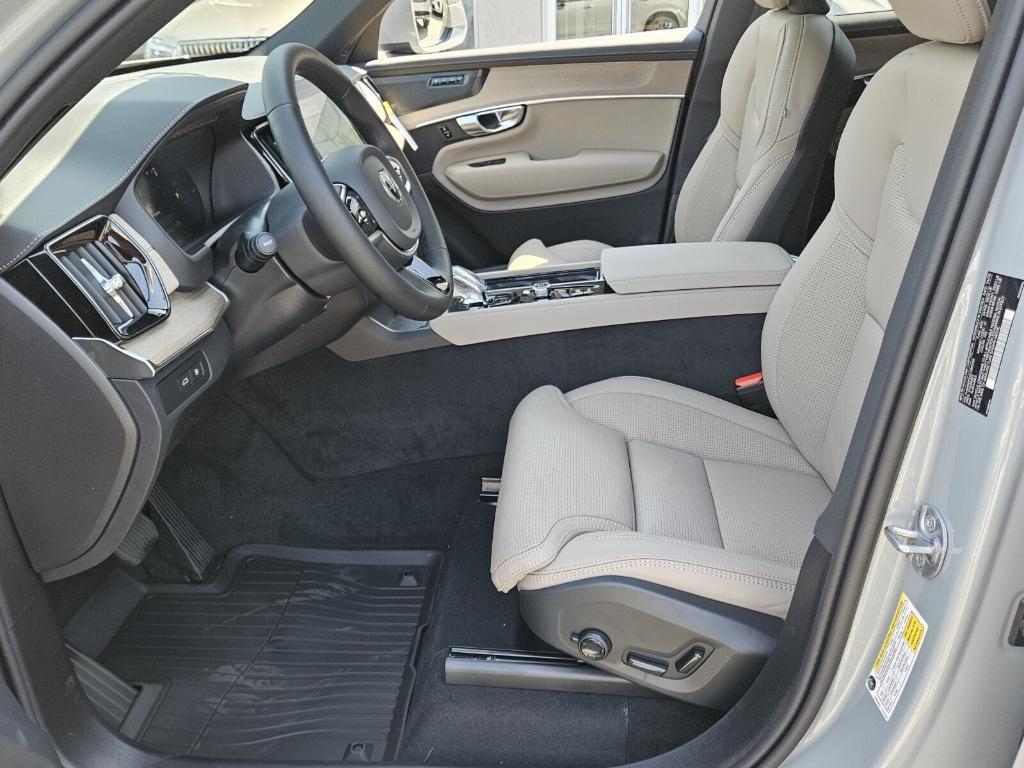 new 2025 Volvo XC90 Plug-In Hybrid car, priced at $82,405