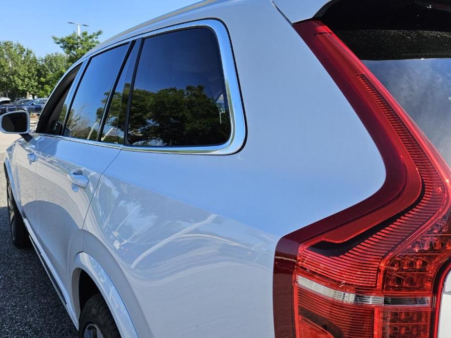 new 2024 Volvo XC90 Recharge Plug-In Hybrid car