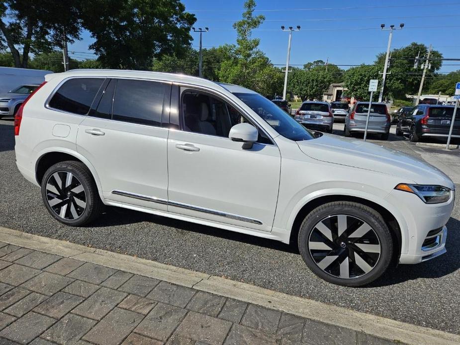 new 2024 Volvo XC90 Recharge Plug-In Hybrid car