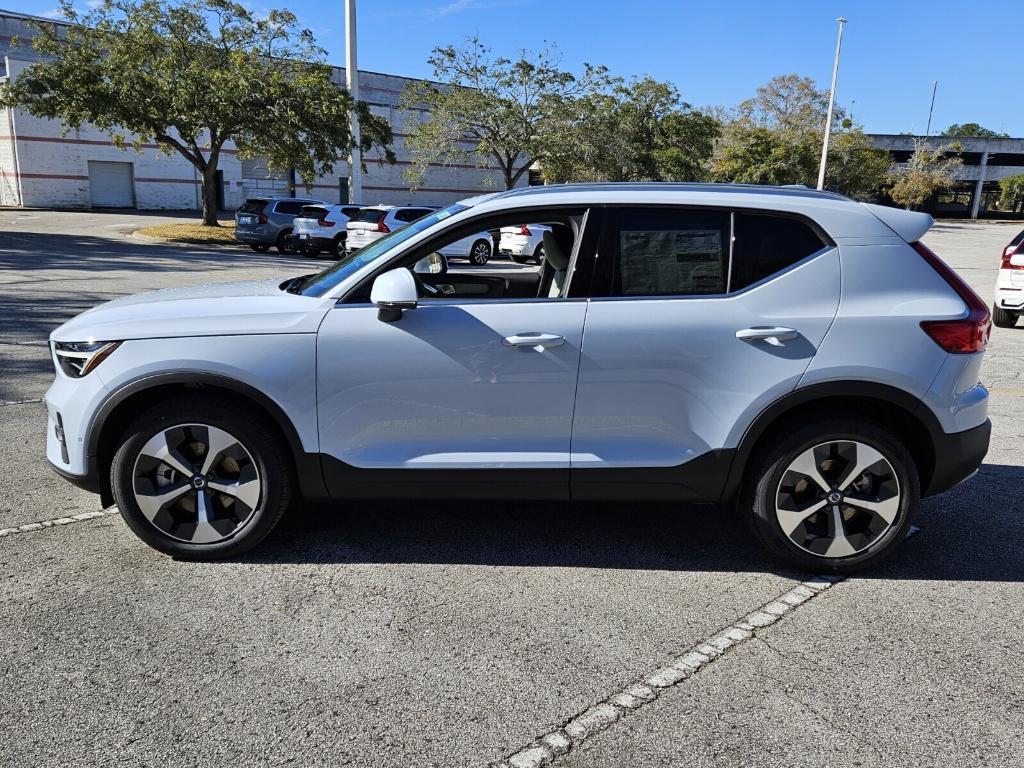 new 2025 Volvo XC40 car, priced at $47,695