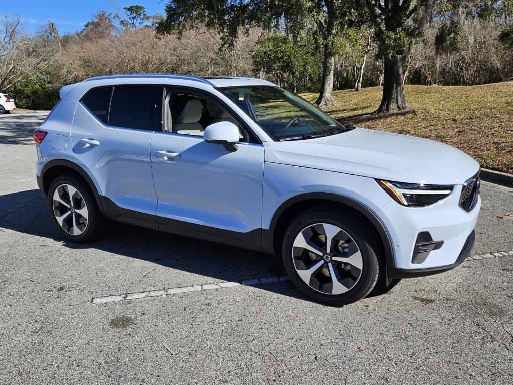 new 2025 Volvo XC40 car, priced at $47,695