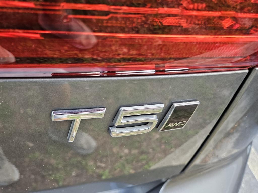 used 2018 Volvo XC60 car, priced at $15,495