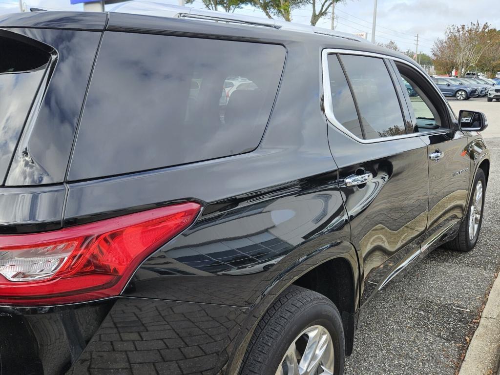 used 2021 Chevrolet Traverse car, priced at $32,495