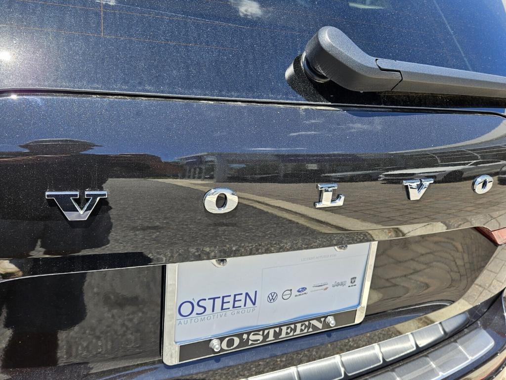 new 2025 Volvo XC60 car, priced at $59,910