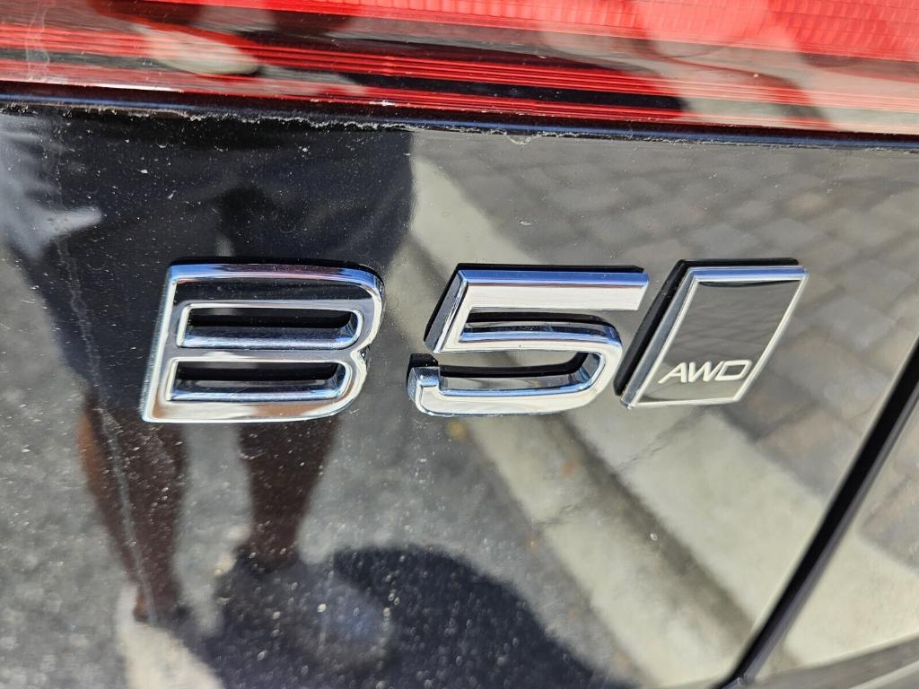 new 2025 Volvo XC60 car, priced at $59,910